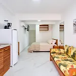 St1: Estúdio Encantador Com Cozinha, Ar E Varanda